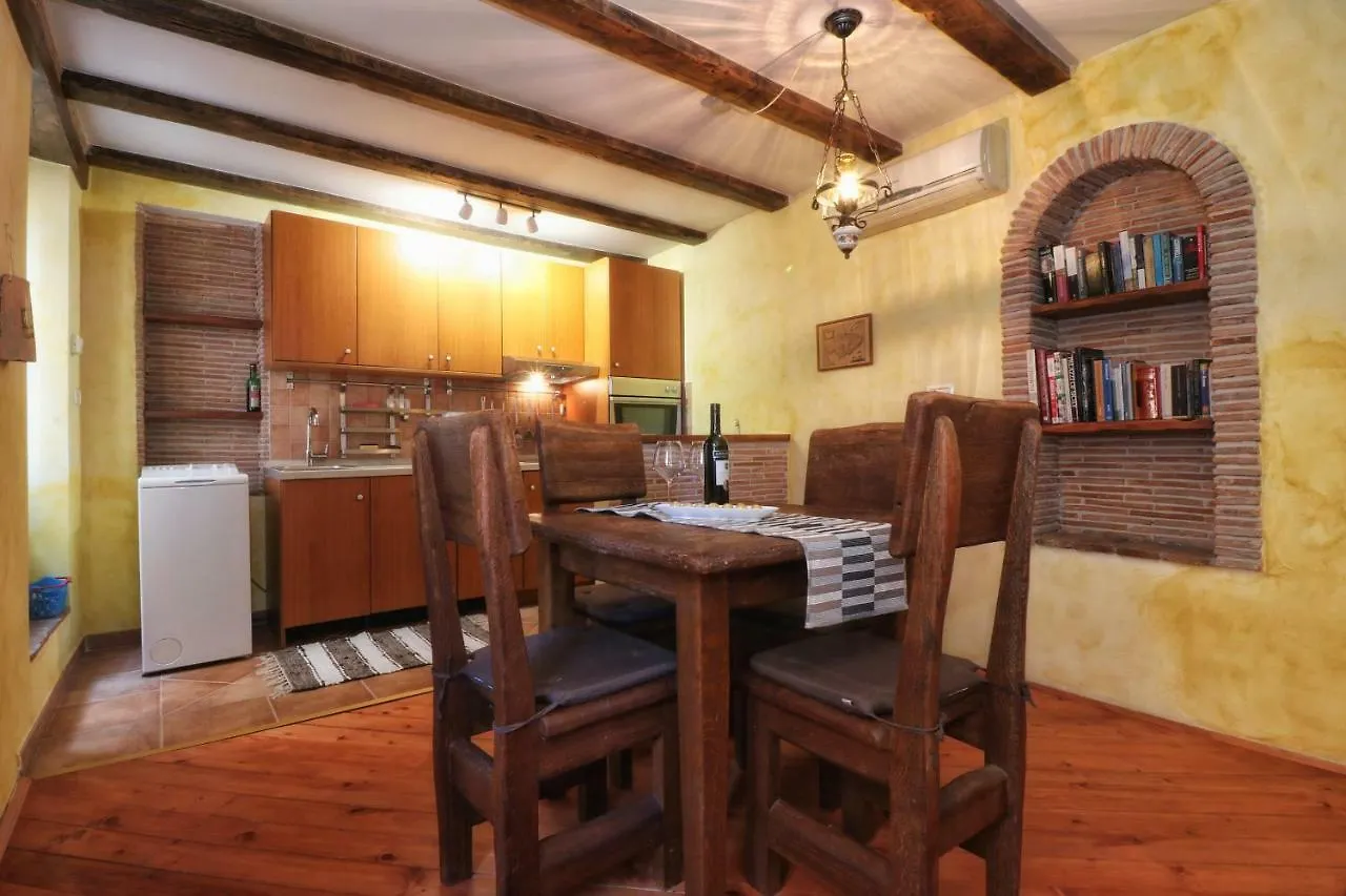 Apartment Superb Townhouse Villa Montalbano Croatia