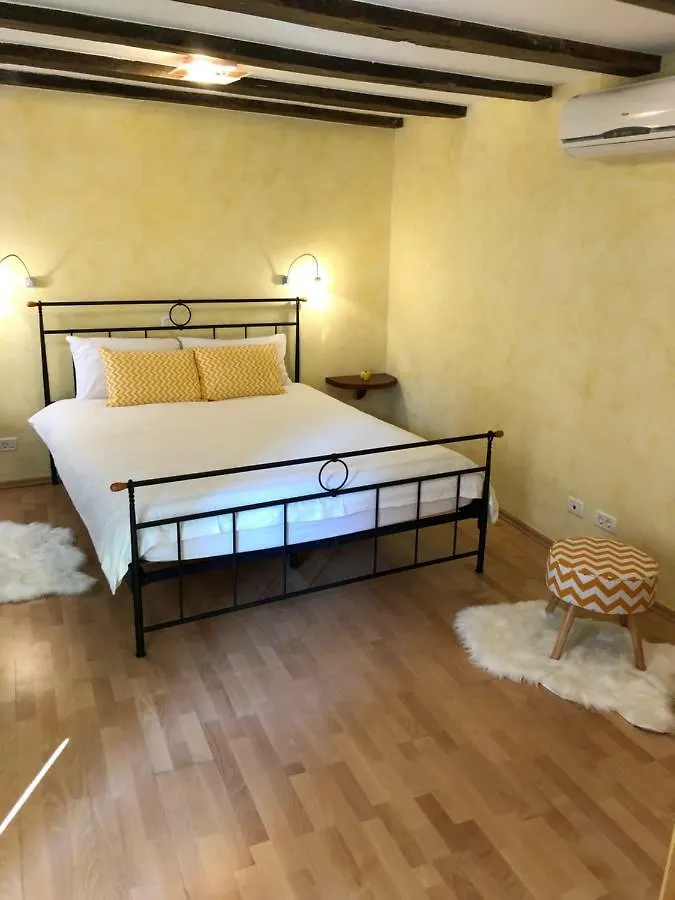 Apartment Superb Townhouse Villa Montalbano Croatia